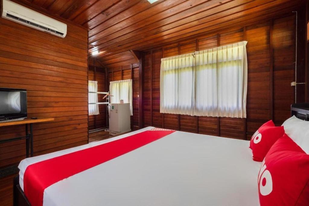 קו צ'אנג Oyo 1143 Phet Luran Thai Resort Kohchang מראה חיצוני תמונה