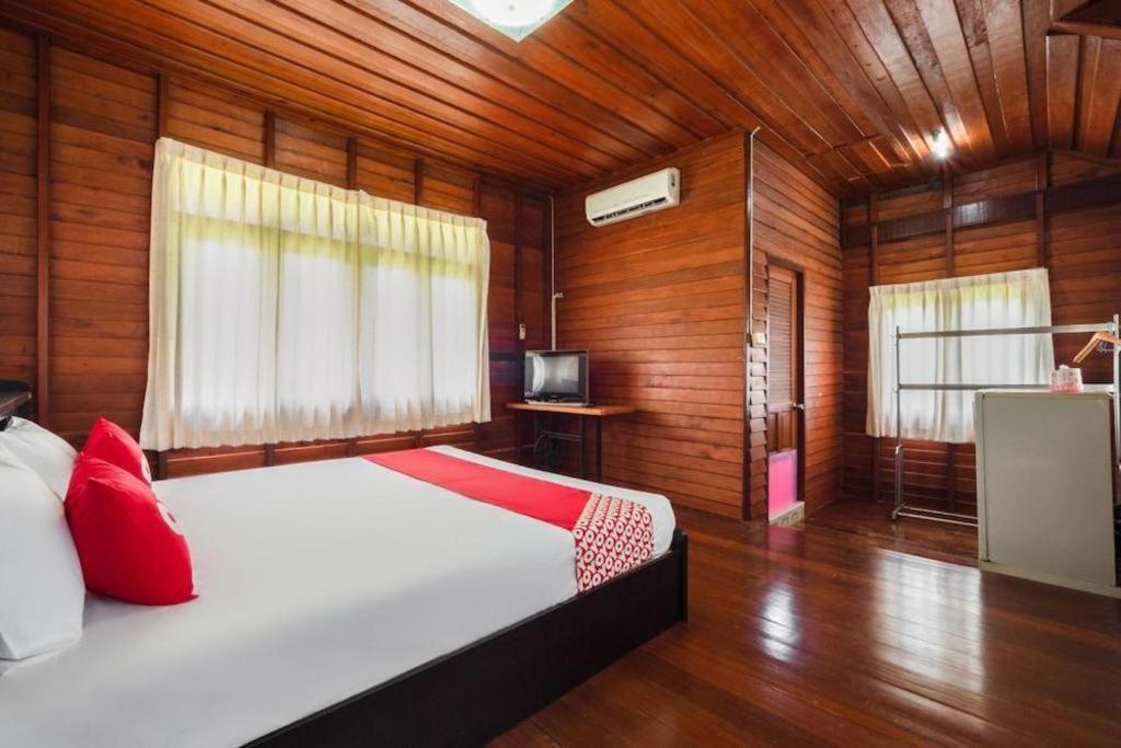 קו צ'אנג Oyo 1143 Phet Luran Thai Resort Kohchang מראה חיצוני תמונה